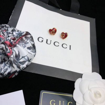 Gucci 新款古驰双G搭配红色 耳钉 自购正品独家开模，真正的一比一复刻 很气派！实物更美 海外订单 Madein 意大利。 双G 是Gucci 的灵魂 纯银