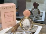 专柜品质 Bvlgari宝格丽Rose Goldea玫瑰金漾女神女士90Ml 是一款被玫瑰香调瞬间暴击的香水，而且是被直男夸好闻的香水~~清新闪耀馨香，以迎风摇