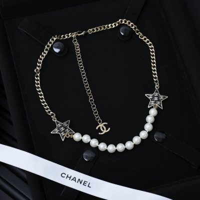 chanel五角星珍珠项链 又一个小小隐藏款23K珍珠项链 喜欢珍珠的姐妹一定看看 这条性价比极高，超级无敌好看 非常的年轻俏皮