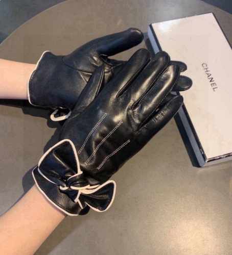 P120 新款独家首发触屏手套 Chanel香奈儿 原单品质 官网同步女士新款高档羊皮手套女神首选 不可错过百分百选用进口羊皮 皮质细腻柔软 认准进口羊皮特有手