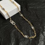 巴宝莉 项链，装饰汲自品牌创始人 Thomas Burberry 灵感的专属标识图案100%黄铜镀钯金 设计适合有耳洞者
