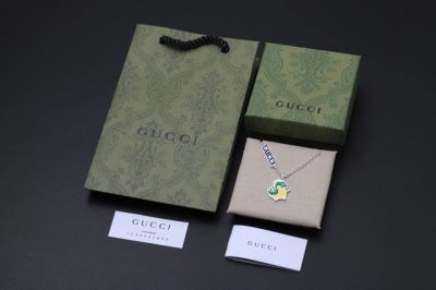 新品上架 古驰 特别款龙项链 保色程度更久