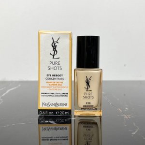 普 圣罗兰夜皇后眼霜20Ml！针对快节奏生活中熬夜引起的眼周肌肤问题而设计，自带冰感，紧致眼周，改善暗沉，即刻焕亮“熬夜眼”，让Ysl女性双眸熠熠有神，“视”意