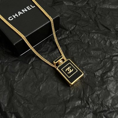 Chanel香奈儿 中古 项链小香家的款式真心无需多介绍每一款都超好看，精致大方，非常显气质。31 长度：88厘米