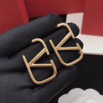 编号Ved0041 华伦天奴耳钉光面中号