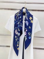 18姆米加厚 双面同色 高级感爆棚Cd 丛林字母 90 高级时髦风配色非常考究，图案匠心，上身简直美得太惊艳了融入日常的单品，可以搭配很年轻的穿搭方式。它足以让