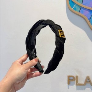 配包装 Fendi 芬迪 火爆新款发箍，复古头箍，简约百搭， 佩带舒适 潮女必备品，超级的高大上！