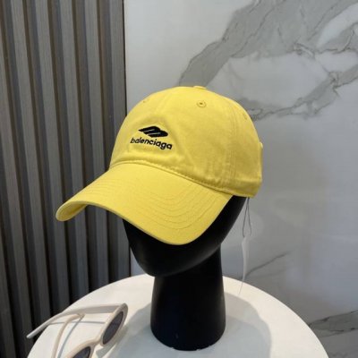 balenciaga巴黎世家新款刺绣Logo棒球帽 很酷的色系 男女佩戴都有不同Style 第一批抢先出货 巴黎粉必入款