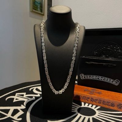 批 新款 专柜品质 Chrome Hearts克罗心 经典复古多元素项链 凹凸造型不同的花纹设计风格 呈现出与众不同 十字架 童军花是克罗心的志 所以更经久不衰