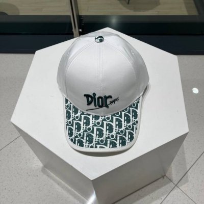 Dior迪奥 新款拼色棒球帽，新款出货，大牌款超好搭配，赶紧入手！