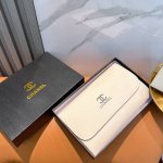 P80 现货～Chanel香奈儿化妆刷羊毛散粉刷修容刷腮红刷粉底刷全套礼盒装大牌化妆刷手感非常好，高端大气，非常非常推荐