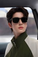 gucci 男款炫彩飞行员偏光太阳镜 材质：高清尼龙加厚卡槽高清偏光镜片 无边框镜架颜型号：G28900