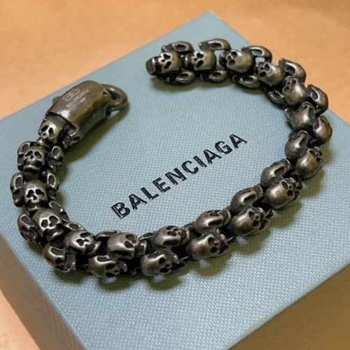 批200。 复古做旧时尚 原单货新品 巴黎世家手链Balenciaga手链专柜一致巴黎世家手链 男士火爆款出货 设计独特 前卫 男士必备！复古做旧设计 任带不氧