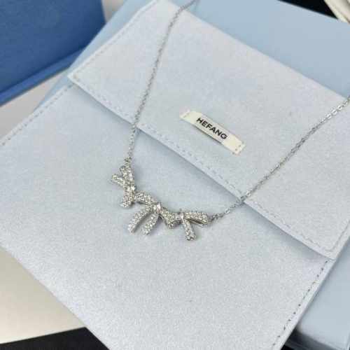新品Hefang何方闪闪蝴蝶结锁骨链。