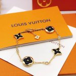 编号Lsl0111 Lv*最新款黑色贝母手链 一致Zp黄铜材质