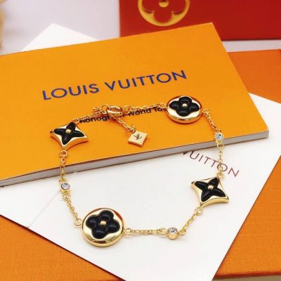 编号Lsl0111 Lv*最新款黑色贝母手链 一致Zp黄铜材质