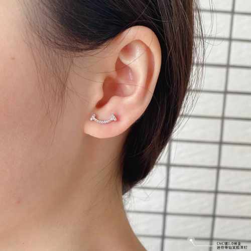 v金材质 Tiff专柜 最新 蒂芙尼迷你带钻笑脸耳钉1:1重工 Tiffany以笑脸最强的灵感设计，微笑是一种最美自信，由心发出最真诚魅力。原版 高品质 打造