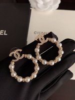 Ch*Nel 新款珍珠耳环 一致Zp黄铜材质