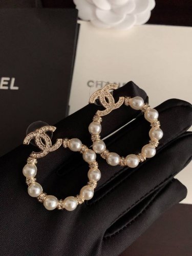 Ch*Nel 新款珍珠耳环 一致Zp黄铜材质
