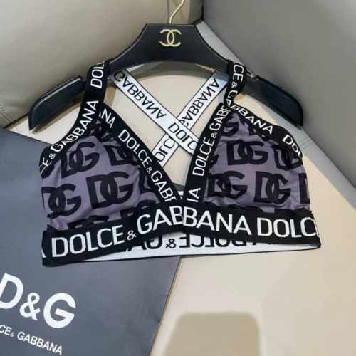 Dg比基尼适合多种场景的游泳衣♀海边 游泳池 温泉 水上乐园 漂流都可以内搭也完全可以 连体设计遮肉显高挑 腹部有点肉肉也不影响咱美美的 背面设计大露美背 面料