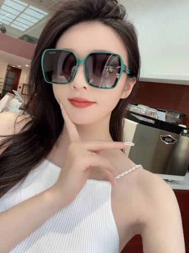 Hermes 爱马仕 2025开春新款原版出货 网红超爆款经典奢华全球风 [亲亲] 时尚方框太阳镜 气质非凡 经典连体大框款式太阳眼镜[篮球] 顶级品质 奢华L