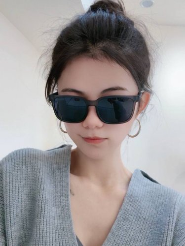 偏光系列太阳镜 原版出货 巴宝莉网红超爆款经典奢华全球风[亲亲] 时尚方框太阳镜 气质非凡 经典大框款式太阳眼镜[篮球] 顶级品质 奢华Logo 型号：B224
