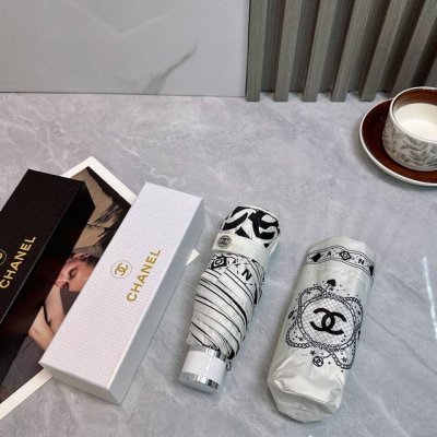 Chanel 香奈儿 新款 五折 折叠晴雨伞 时尚原单代工品质 细节精致 看得见的品质 打破一成不变 色泽纯正艳丽