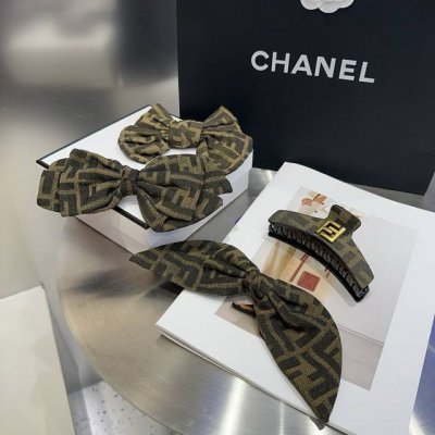 配包装盒 Fendi 芬迪 F抓夹 复古气质美 简约百搭 小姐姐闭眼入