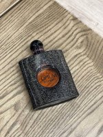 专柜品质 秋冬香水！温暖香醇的冬日咖啡香这支香在原版的基础上放大了黑咖啡的香气，很好地中和了甜意，气味闻起来像是一杯醇厚丝滑的摩卡！太适合冬天穿在毛衣上了，暖甜