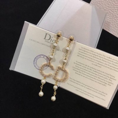 Dior 迪奥 爆款上新 长款耳钉 耳环 唯美浪漫情怀 甜美小清新 超美的 小仙女必入款呀 原版一致材质搭配纯银针