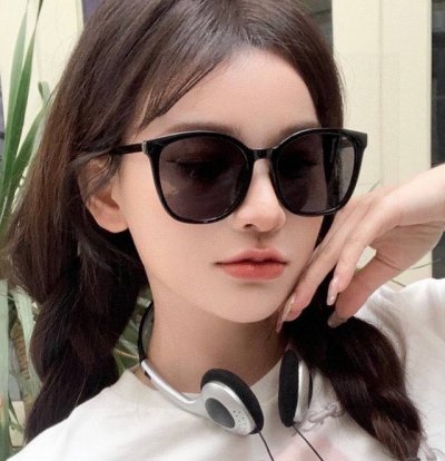 Tr偏光系列 Gucci 经典的圆框设计，情侣款不挑脸型，无论搭配大衣还是连衣裙都非常显气质偏光镜片预防紫外线 型号：G15500