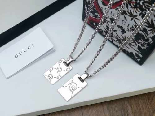 Gucci古驰 Guccighost骷髅头图案项链个性双G纹理 将独特的艺术图案融入吊坠设计中，最终成品是两种文化水乳交融，过去与现在并重爆款 #链长65Cm#