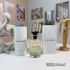 一比一 200其他 一比一 210限量款纯乌木，恋人 爱之耀眼 逸时断货Lv100Ml！味道：逍遥，巅峰，悠然海岸，水蜜桃，依靠，风中玫瑰，雷暴，加州梦，追梦，