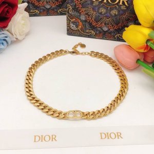 编号Dxl0019古金色 编号Dxl0026亮金色 新品原单货 新款Dior迪奥Cd古金色套装专柜一致黄铜材质 超级有质感