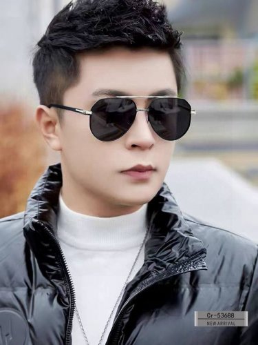 法国卡地亚-Cartier . 宝丽来树脂偏光镜片 . 金属镜架轻便佩戴舒适 . Size：60-13-148， . 新款男士太阳镜减轻强光负担，遮挡有害光线防