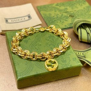 古驰推荐款2025最新古驰手链出炉 Gucci古驰手链最新款的经典款 精致无论款式 质感 都是绝对的顶尖Feel 只要看一眼就懂了 原版Logo 超 Nice