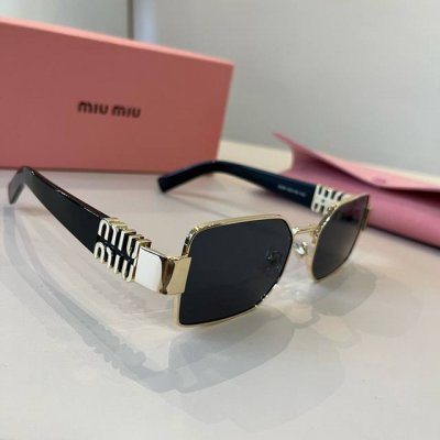 缪缪Miumiu太阳镜 黑白配Logo永远都是最完美的搭配 旅游拍拍拍一定要有的夏天墨镜