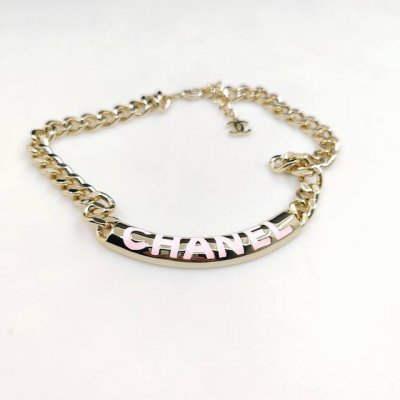 Chanel 最新款粉字母牌子项链 一致Zp黄铜材质