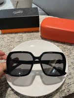 80爱马仕偏光金属女士太阳镜 材质：宝丽来高清偏光镜片，工艺脚丝非常大气，真空镀膜，夏日出行必备款。5124