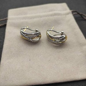上新 David Yurman 多线交叉耳夹耳环。 编号 Dyeh-046