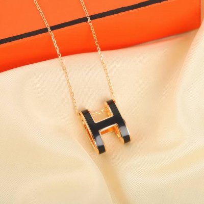 金色 香槟金色 银色 我们出品 大号，Zp3900 ，独家发售，代购版本 Herme*爱马仕珐琅弧形H项链，专柜在售3千现货2017版的把原来的钢铁丝项圈换成了