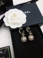 Chanel香奈儿 中古 双C耳钉小香家的款式真心无需多介绍每一款都超好看 精致大方 非常显气质