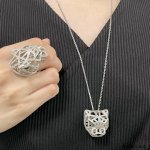 V金镀咪金 卡地亚镂空豹项链，超霸气！ 男女通用，加上每个产品老师傅精雕细刻 呈现出最完美的产品！绝对毒物级别！