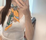 上新，18姆米重磅斜纹真丝飘带，绝对的好货，正品开版，专柜同步 爱马仕新款Twilly，顶级斜纹真丝打造 超精细的印花 字迹非常清晰 规格：5X86Cm，100