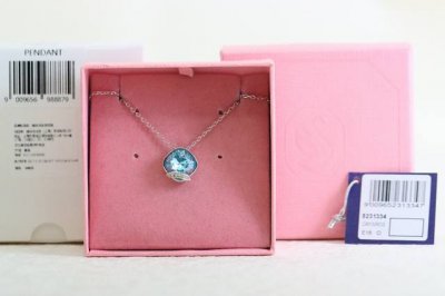 P110女神节礼物推荐 Swarovski 银色蓝方块水晶 锁项骨链 所见所即得，自家节细实拍 如图套全礼盒装 心所之选的礼物