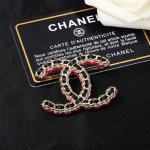 小香 Chanel 秋冬系列 双C胸针 别有心机设计的一款 超级完美 时髦元素添加