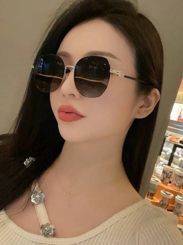 gucci 高品质男女款墨镜 进口宝丽来偏光镜片 蛤蟆镜 开车钓鱼都可 百搭显瘦墨镜韩版男士飞行员大框司机开车防紫外线太阳镜 型号：G4639