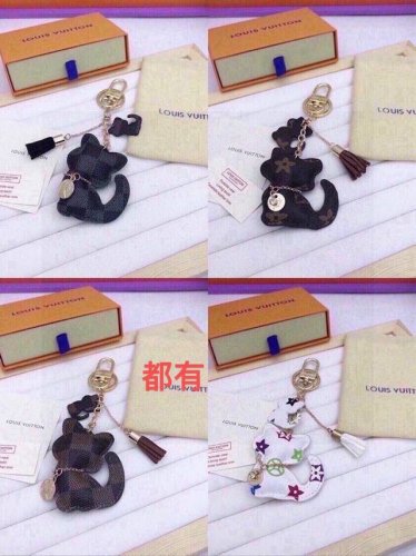 配图片原版包装 Lv可爱猫咪包饰挂件，钥匙扣，一万个推荐！ Louis Vuitton 路易威登法猫猫挂件钥匙扣摆件包包挂饰 专柜代购内部填充物都与专柜一致聚酯