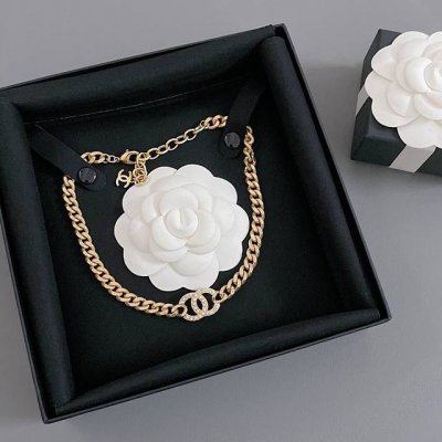 我们出品 香粗金链双C项圈 现Huo现Huo爆款来袭代购购入Z 5500 简直抢都抢不到编号 配包装这期的高级手工坊系列真的太太太赞了火爆程度你都想象不到太绝美