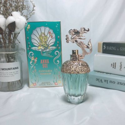 专柜品质 Anna Sui 安娜苏 美人鱼 Fantasia筑梦人鱼限量版量版香水75Ml，神秘的花果香调，瓶身设计也是美美的， 继独角獣香水后Anna Sui